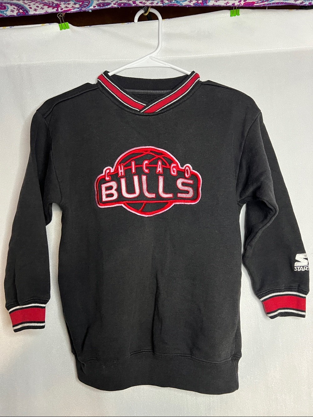 Kids Vintage Large/XL Starter Chicago Bulls Pullover Crewneck Sweatshirt